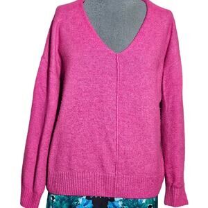 Vince Camuto Pink V Neck Sweater Size Medium